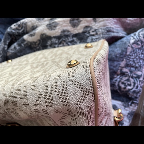 Michael Kors Grayson crossbody Satchel - Picture 3 of 14